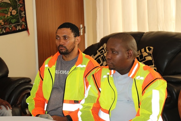 MAYOR INTRODUCES CONTRACTORS TO MOSHATE WA GA-MPHAHLELE