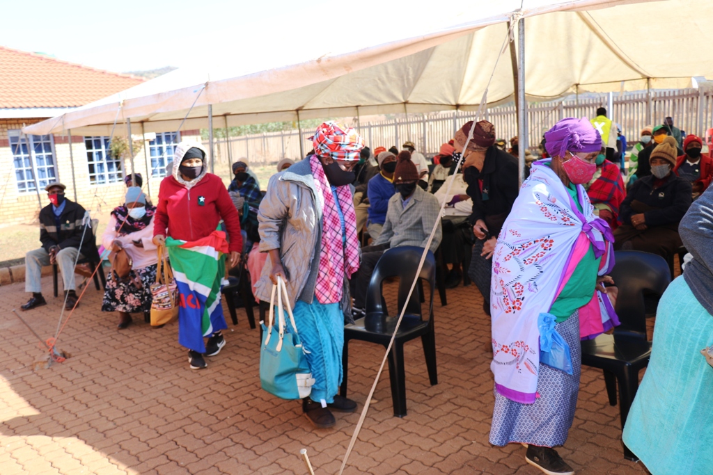 MONITORING OF COVID-19 VACCINATION OF THE ELDERLY AND ISSUING OF SMART ID CARDS IN MAFEFE  