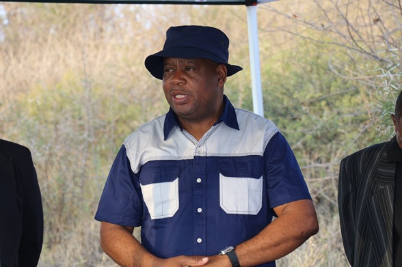 MEC MAKAMU VACCINATES 700 CATTLE IN ZEBEDIELA TO FIGHT THE FOOT AND MOUTH DISEASE