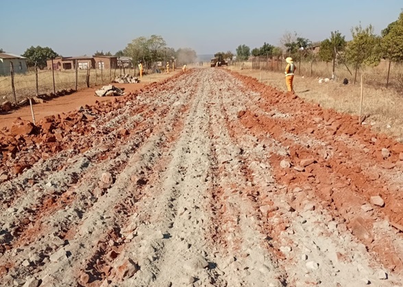 UPGRADING OF KHURENG VILLAGE 4 KM INTERNAL ROAD FROM GRAVEL TO TAR AND STRORMWATER - WARD 2