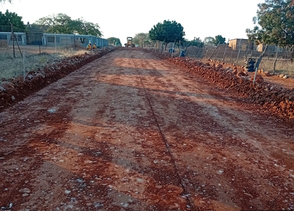 UPGRADING OF KHURENG VILLAGE 4 KM INTERNAL ROAD FROM GRAVEL TO TAR AND STRORMWATER - WARD 2